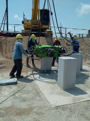 250mm Diaの具体的な油圧山のブレーカの打抜き機