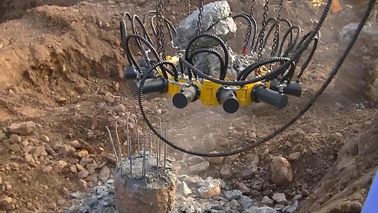 具体的な山の打抜き機、掘削機油圧 0.6 - 1.8 m Dia の山のブレーカ機械