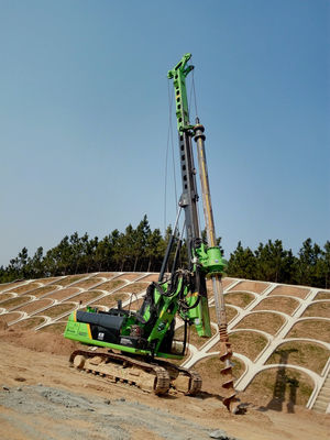 小さい回転式山の掘削装置機械最大出力は90kN.mの山の装備にトルクを与える
